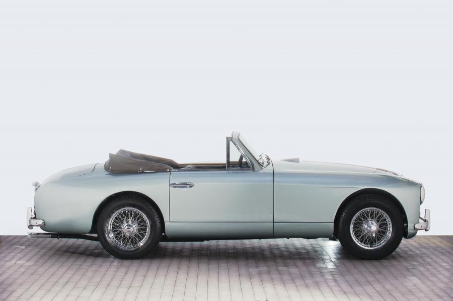  Aston Martin DB2/4 Drophead Coupe 1953 года  (фото 5 из 13)